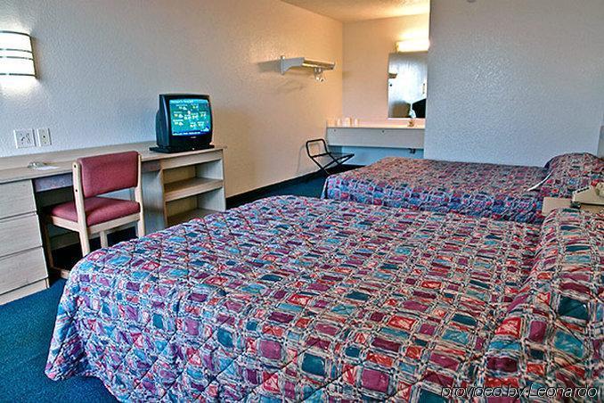 Motel 6 Huntsville - Madison Eksteriør billede