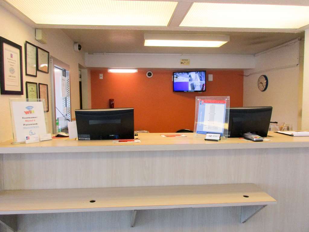 Motel 6 Huntsville - Madison Interiør billede