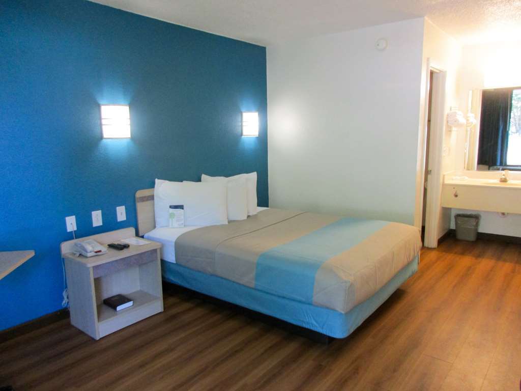 Motel 6 Huntsville - Madison Værelse billede