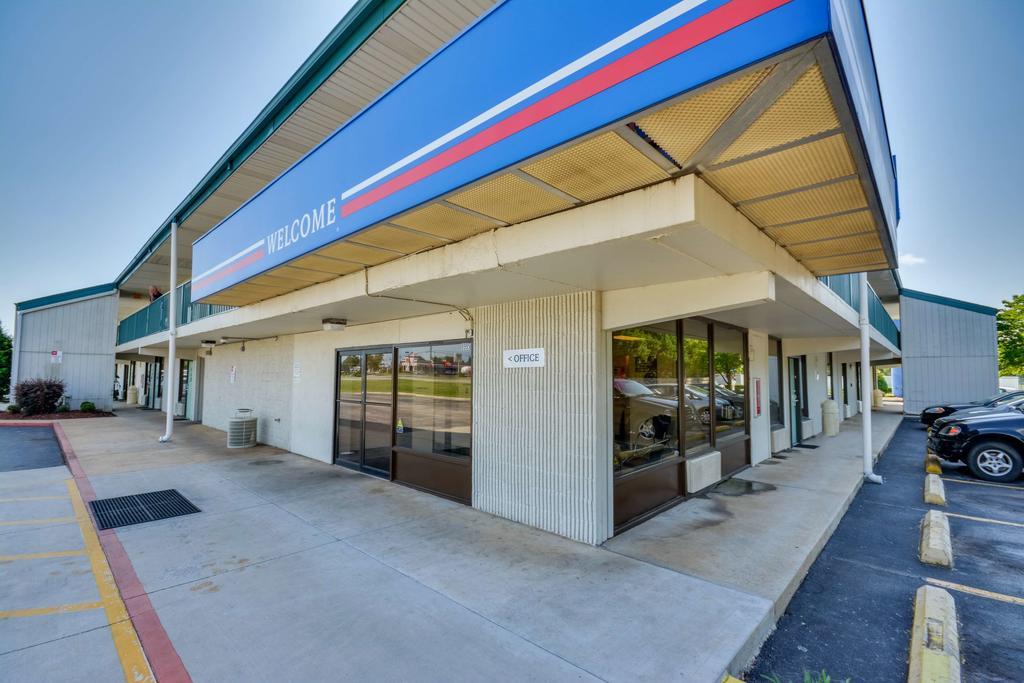 Motel 6 Huntsville - Madison Eksteriør billede
